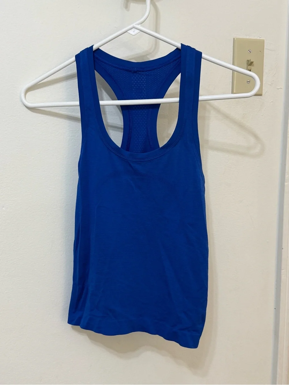 Lululemon Swiftly Tech Racerback Tank 2.0 waist length Galactic Colbalt size 2